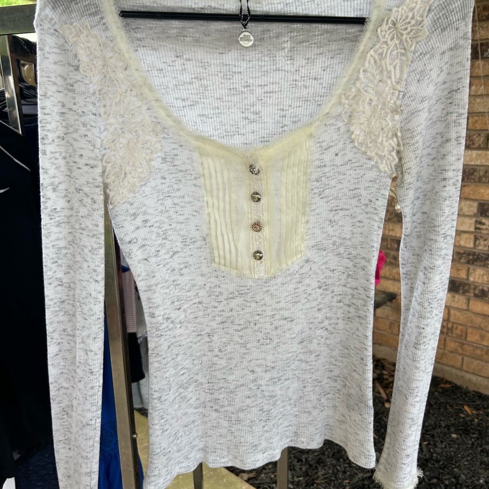 BKE Gray Ribbed Long Sleeve Blouse